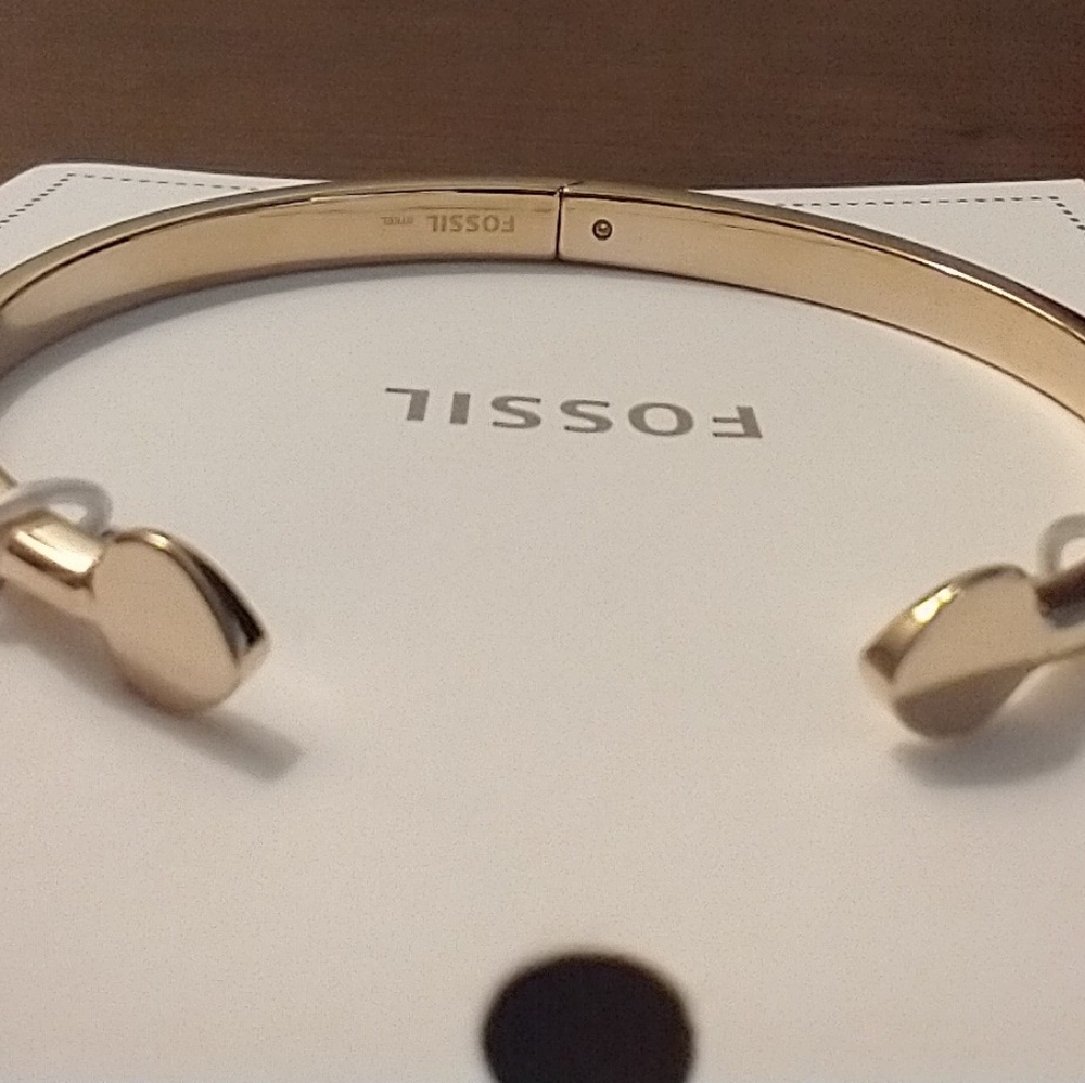 Gold heart bracelet